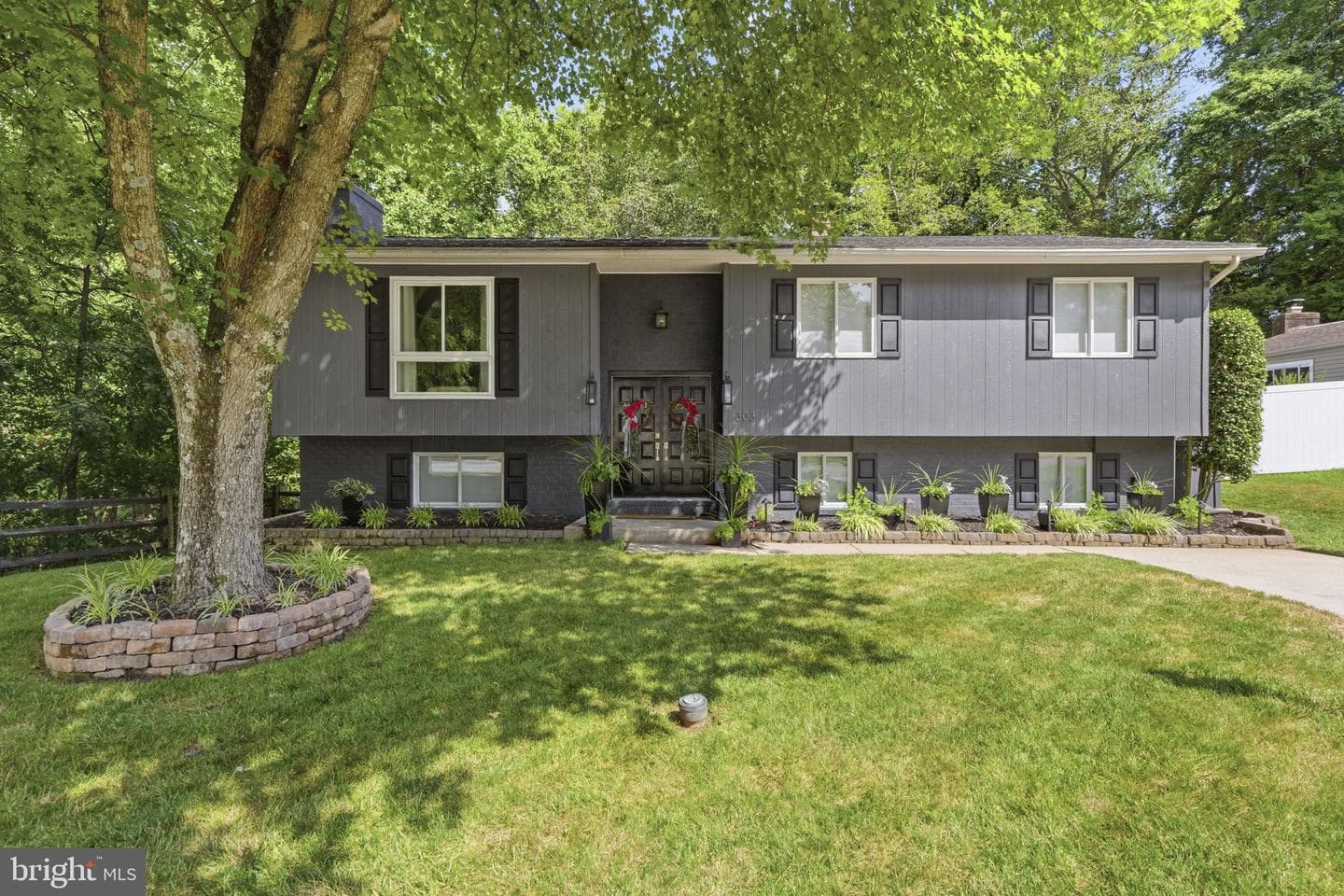 303 Bright Oaks Drive photo 3