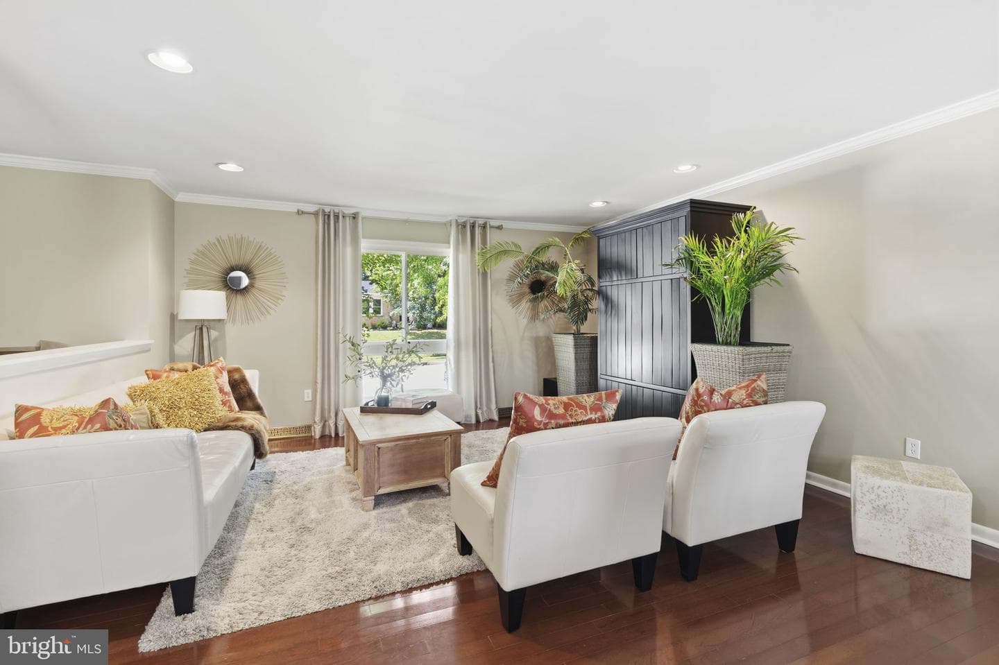 303 Bright Oaks Drive photo 5