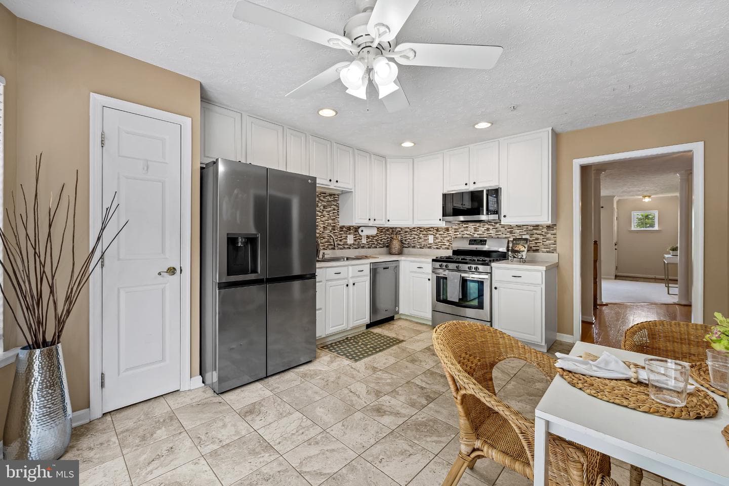 206 Colgate Drive photo 4