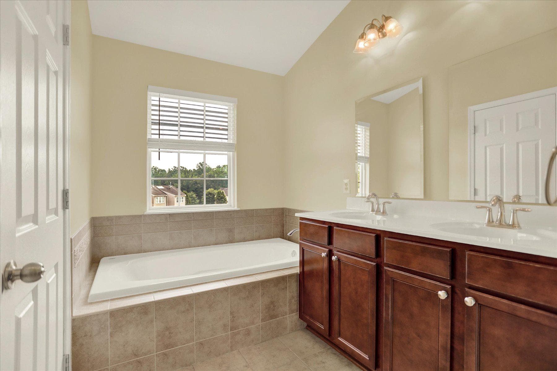 634 Snowberry Way photo 31