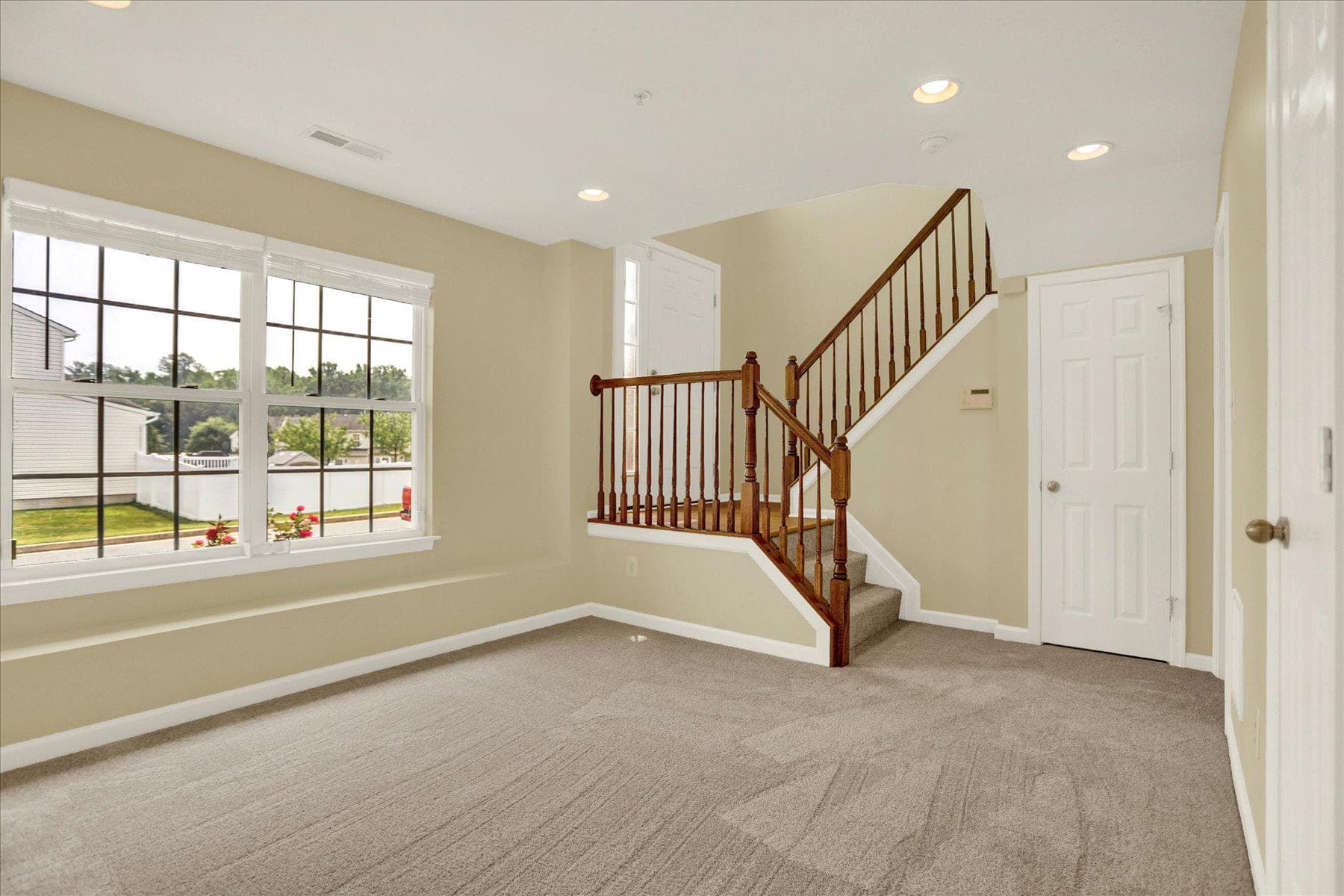 634 Snowberry Way photo 6