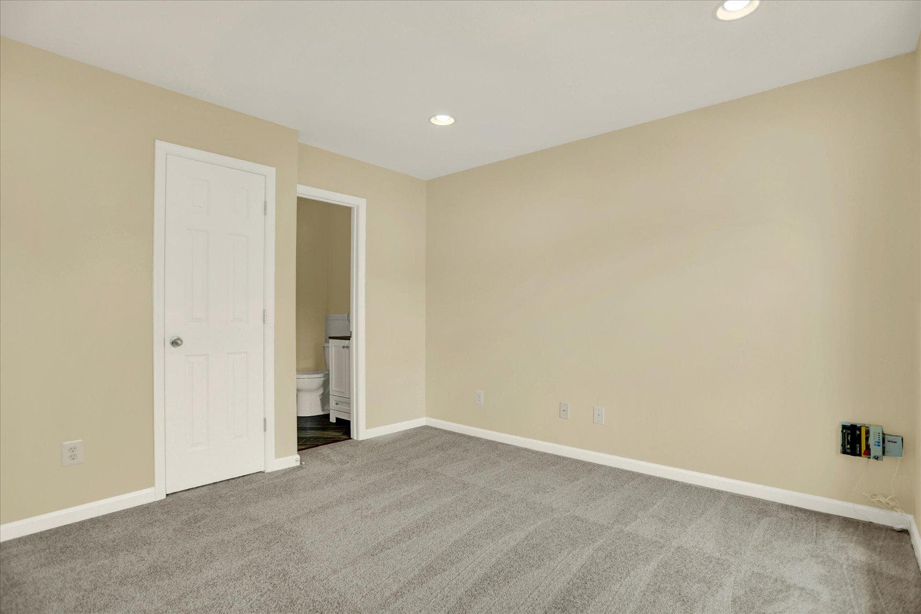 634 Snowberry Way photo 7