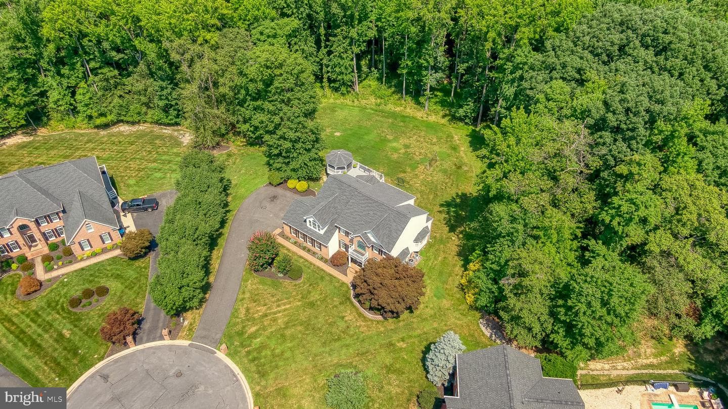 2320 Queensbury Drive photo 94