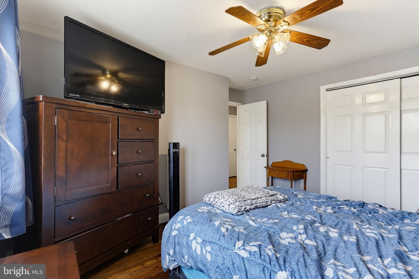 645 Walker Street photo 17