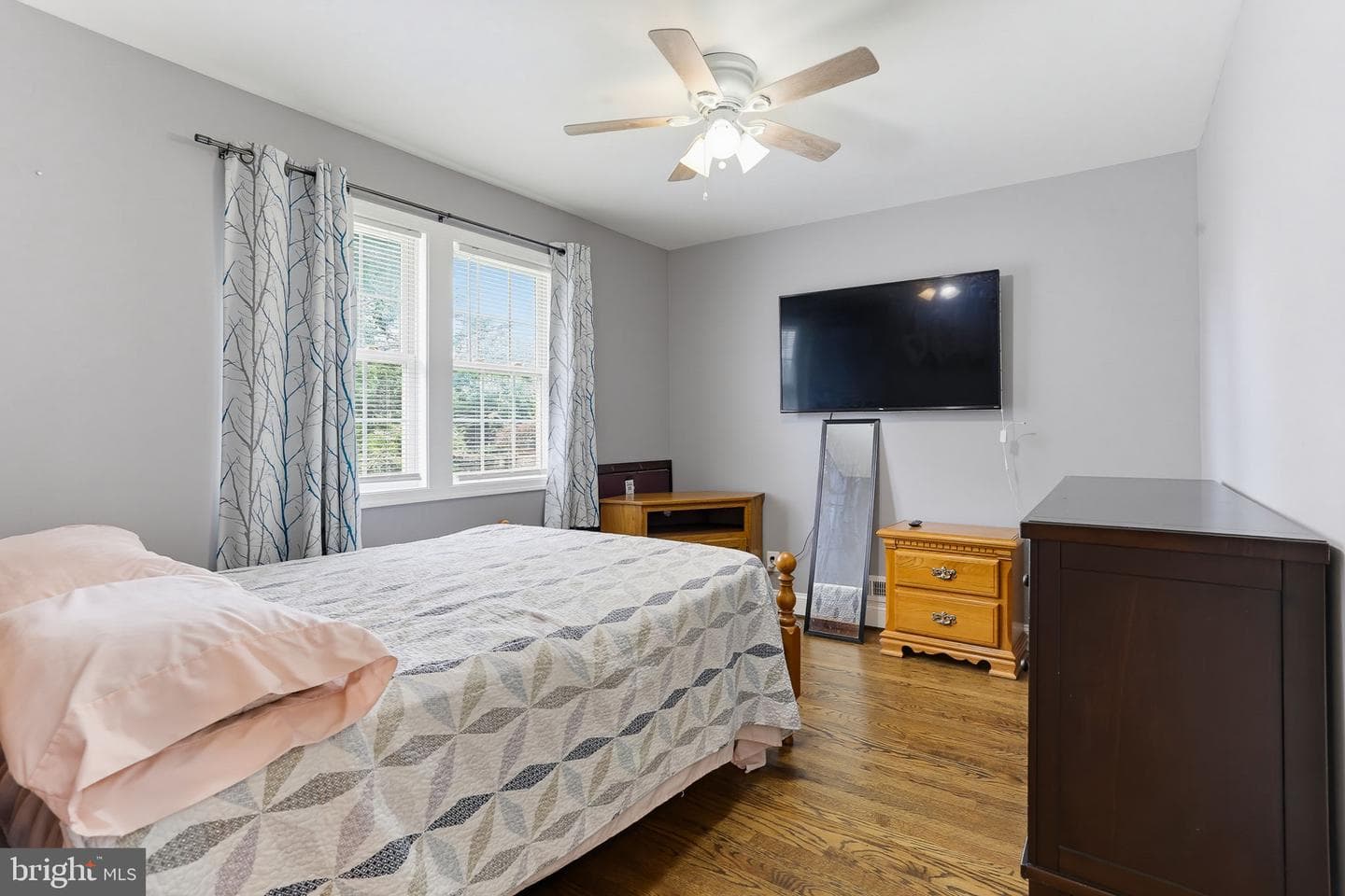 645 Walker Street photo 20