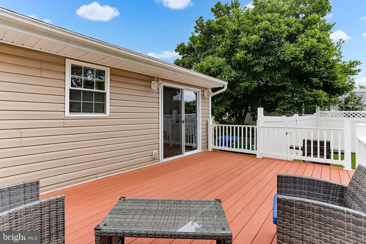 645 Walker Street photo 25