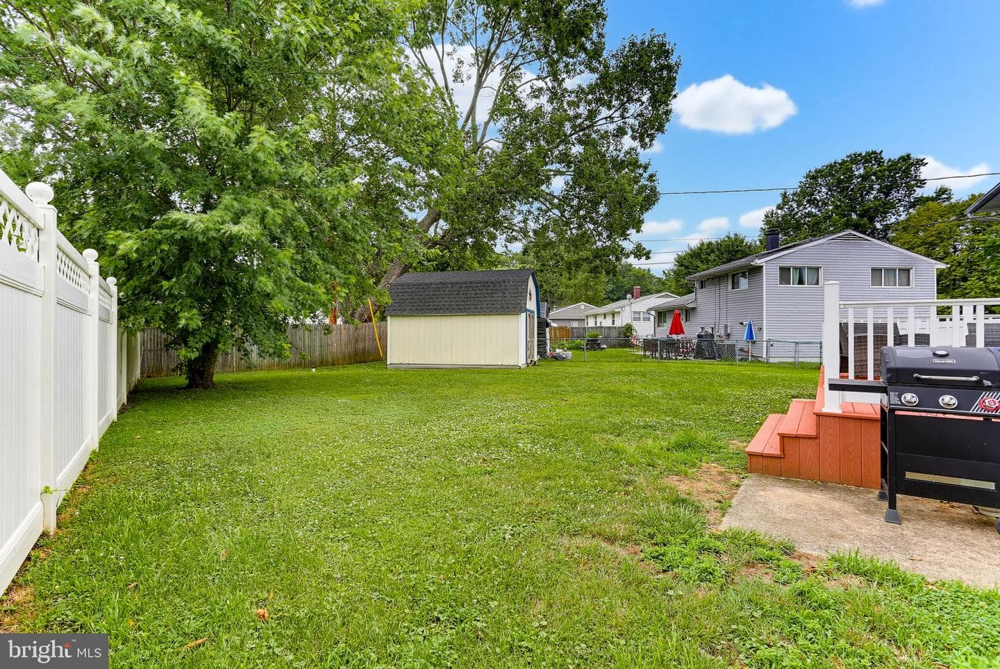 645 Walker Street photo 28