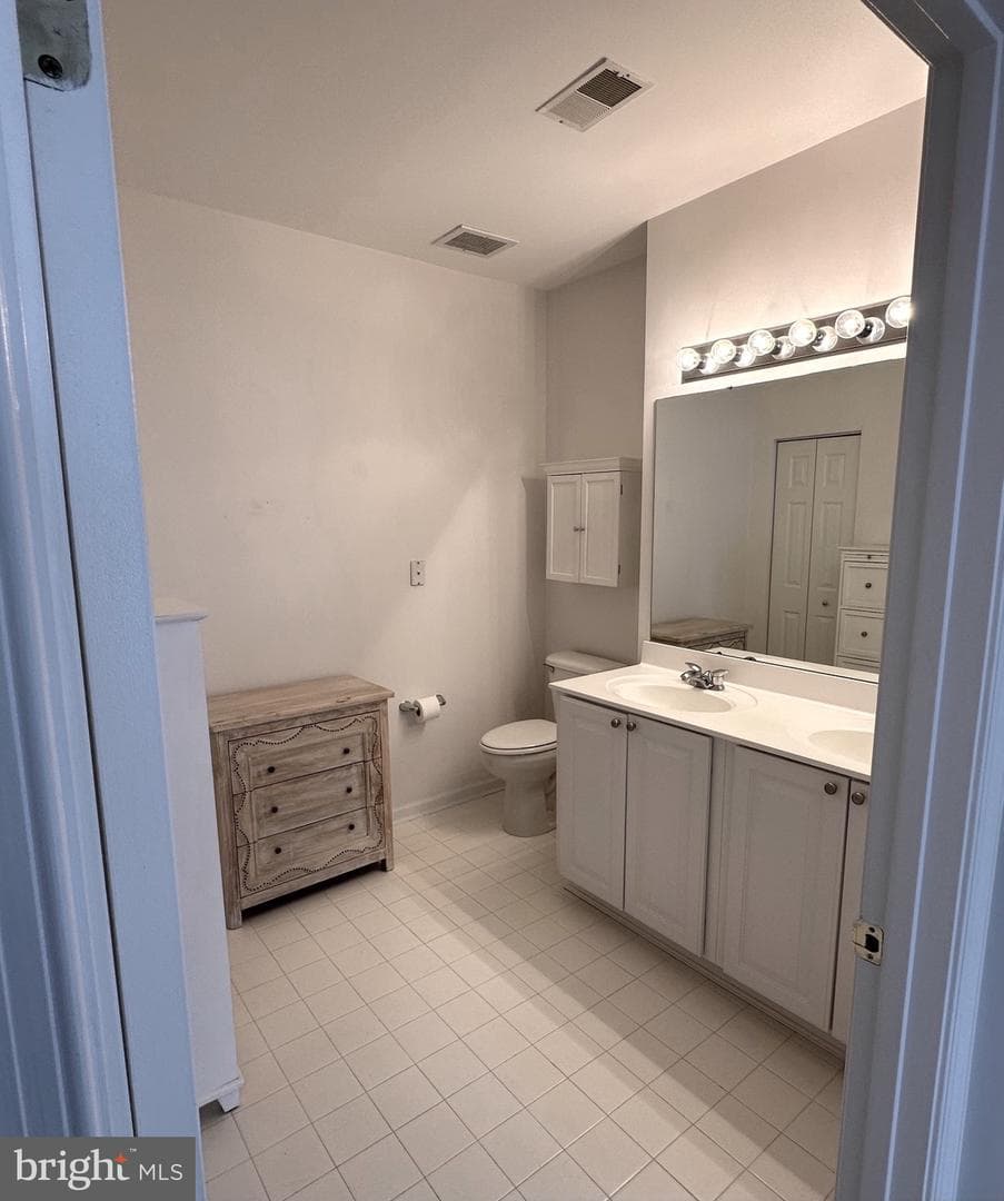 130 W Broadway #1e photo 24
