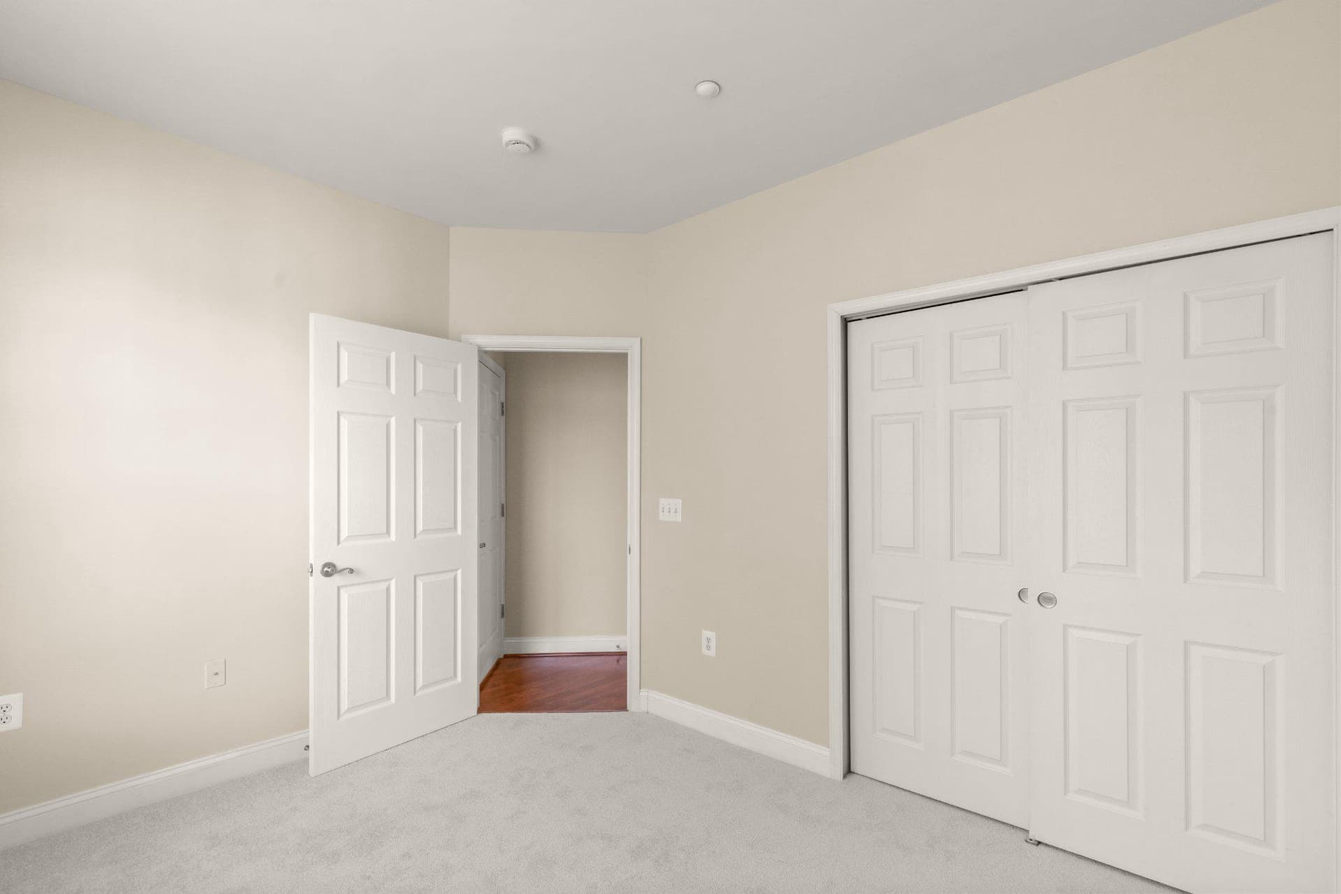 1603 Martha Court #402 photo 30