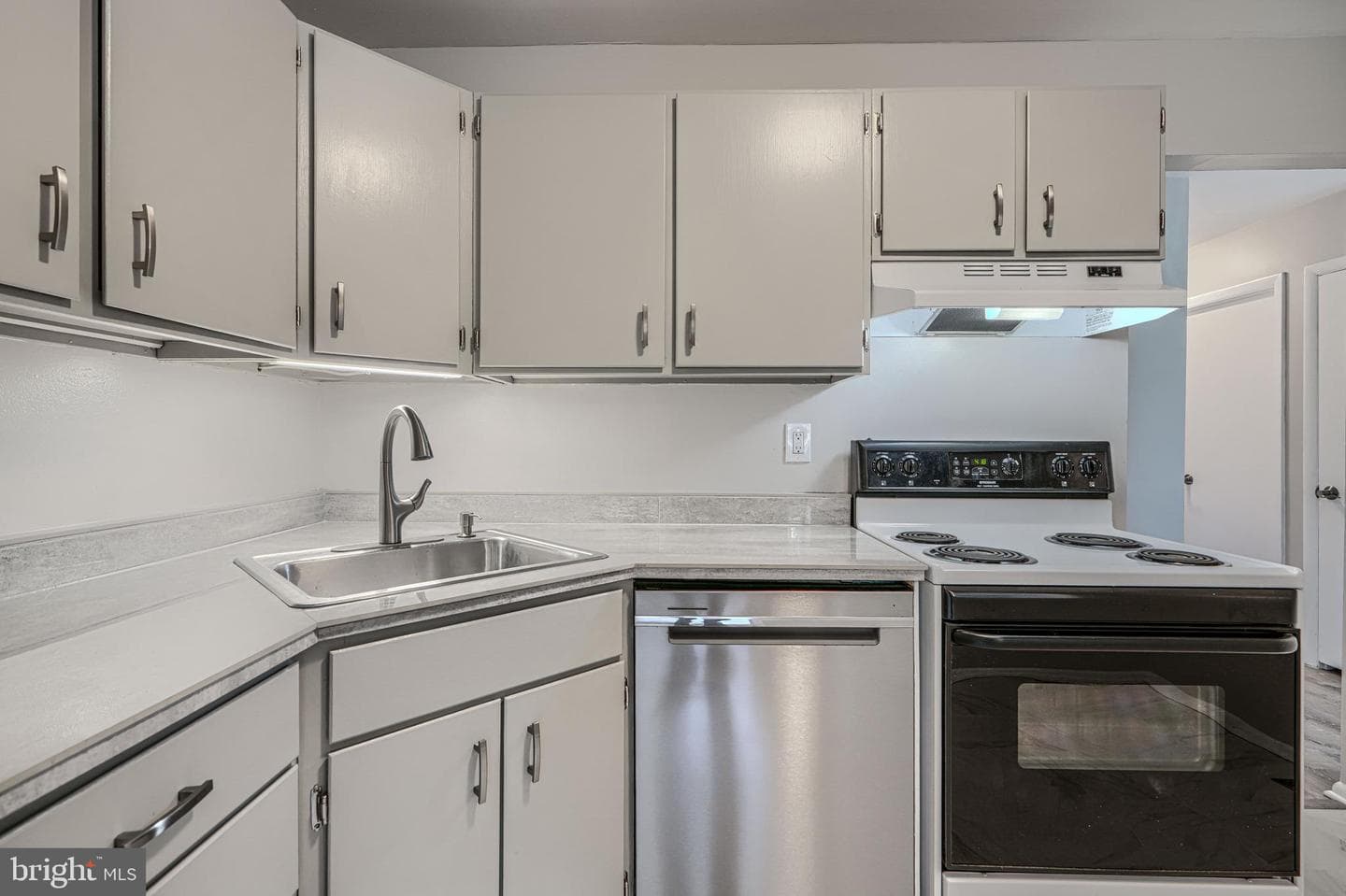 227 Crocker Drive #b photo 11