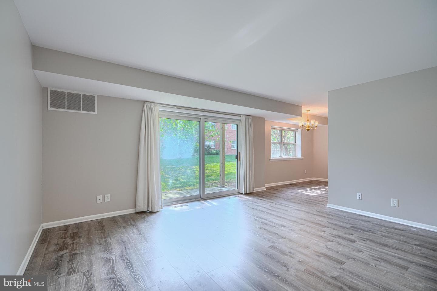 227 Crocker Drive #b photo 4