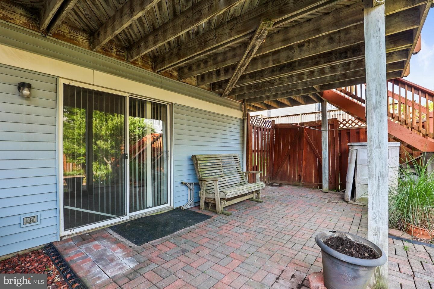 408 Kentmore Terrace photo 35