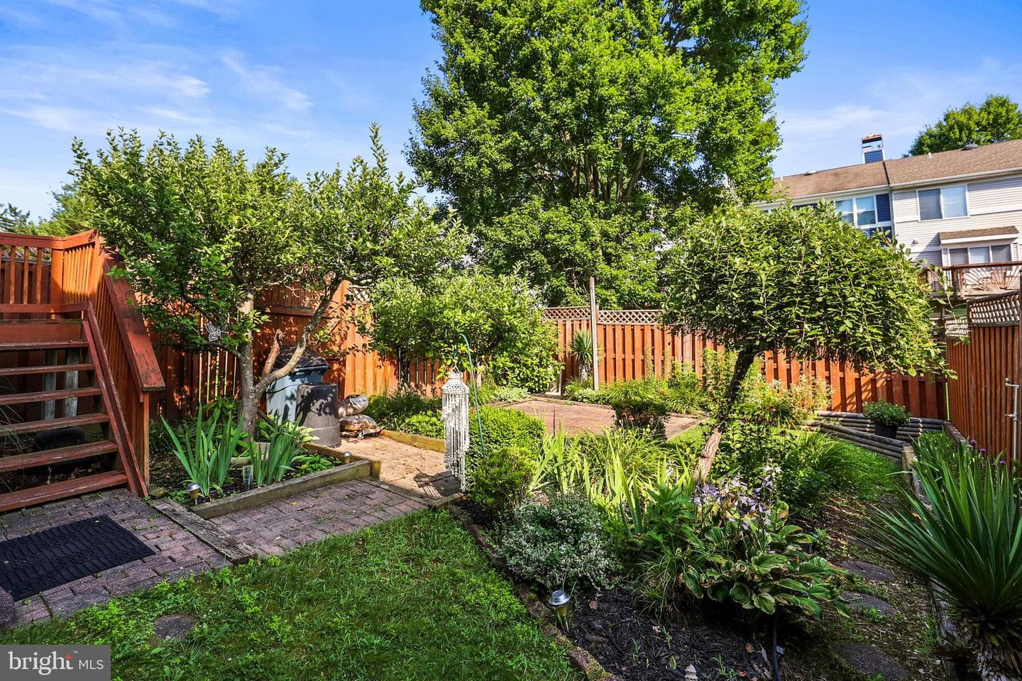 408 Kentmore Terrace photo 37