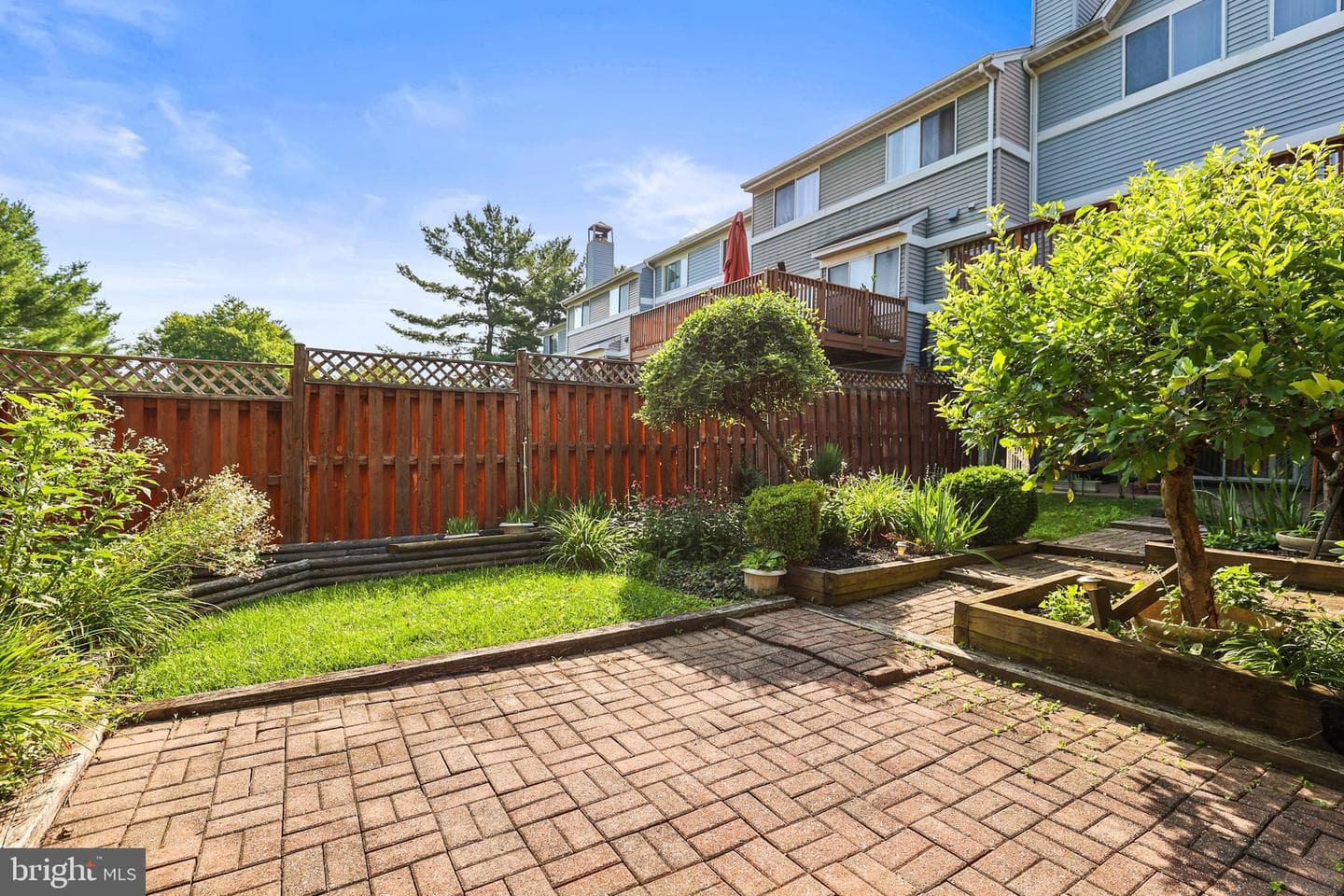 408 Kentmore Terrace photo 38