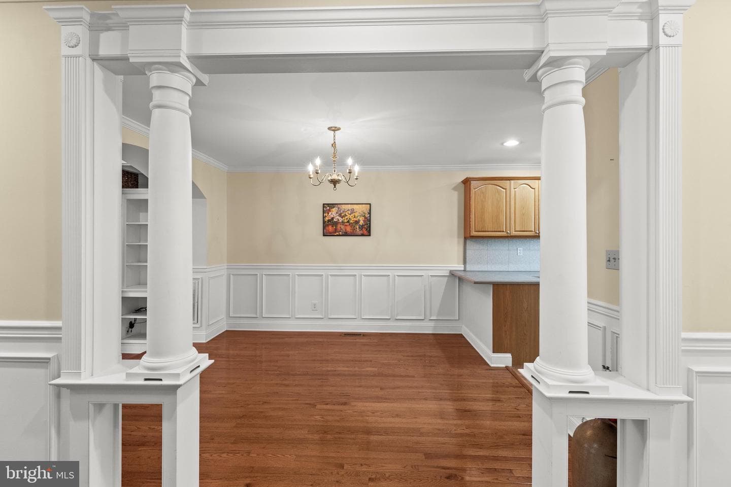 408 Kentmore Terrace photo 5