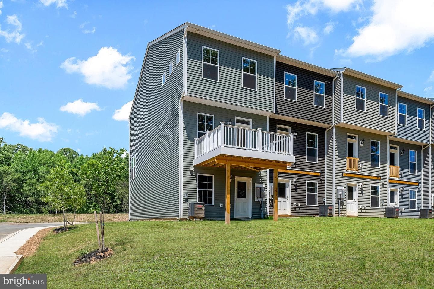 714 Bur Oak Court photo 27