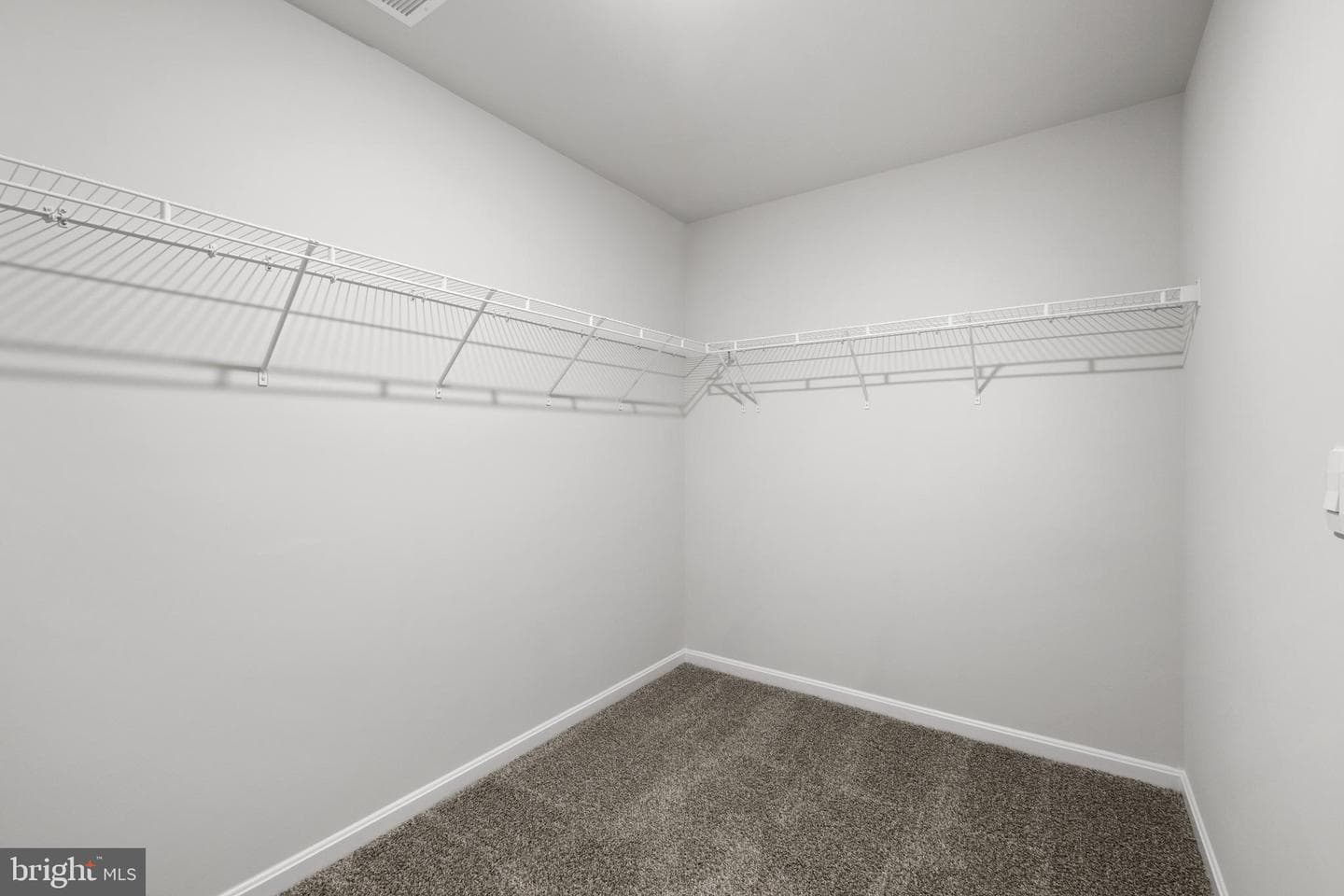 814 Spikeresh Way photo 16