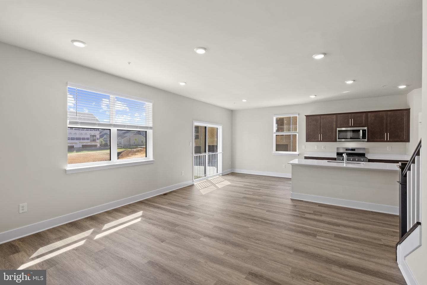 807 Spikeresh Way photo 16