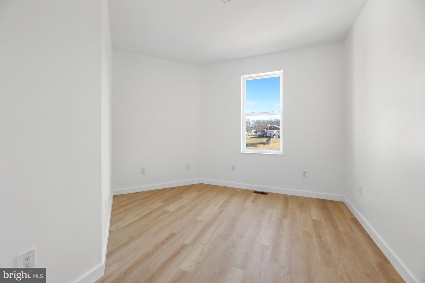 8325 Grove Angle Road photo 23