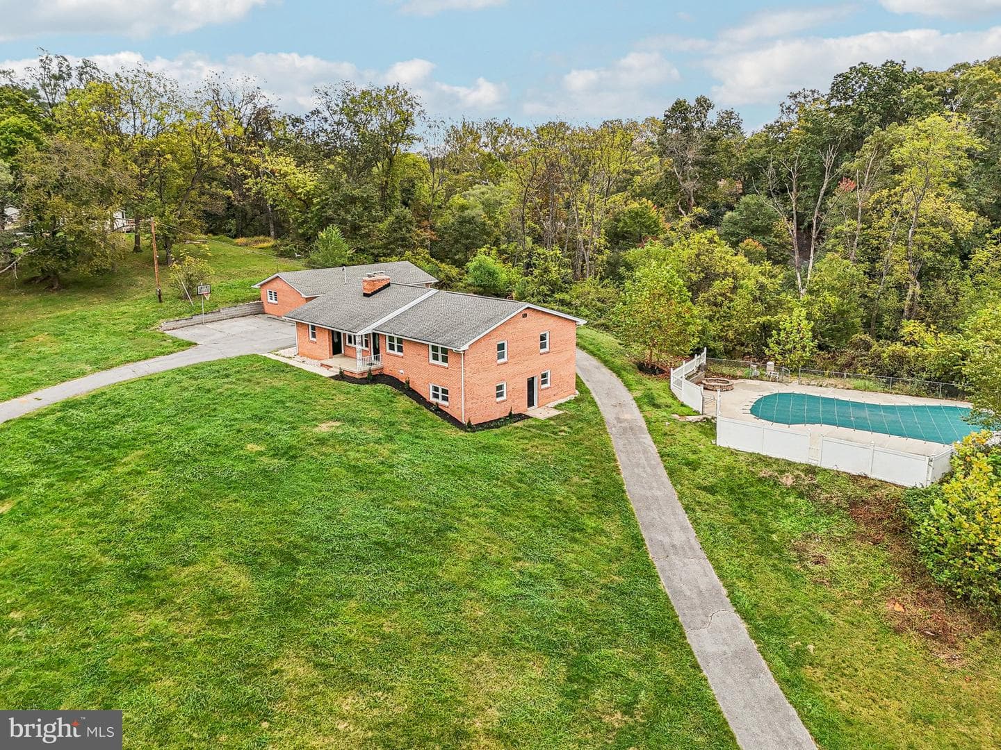 15474 Roxbury Road, Glenwood