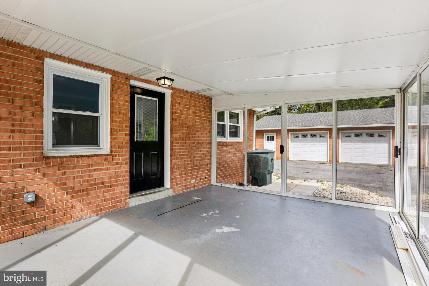 15474 Roxbury Road photo 35