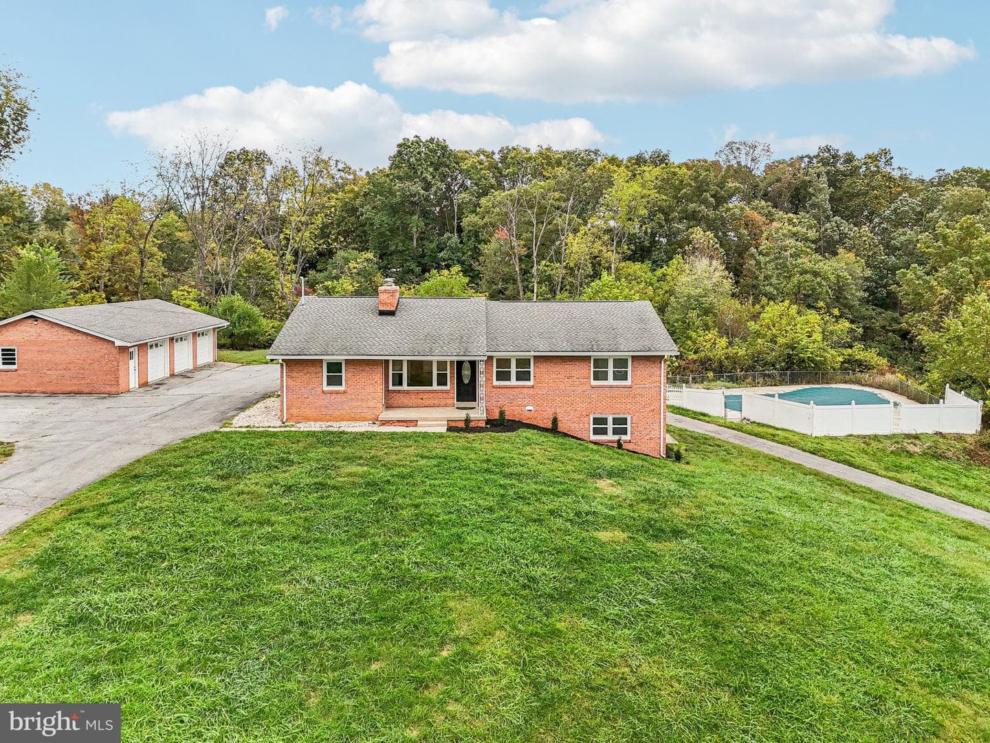 15474 Roxbury Road photo 44