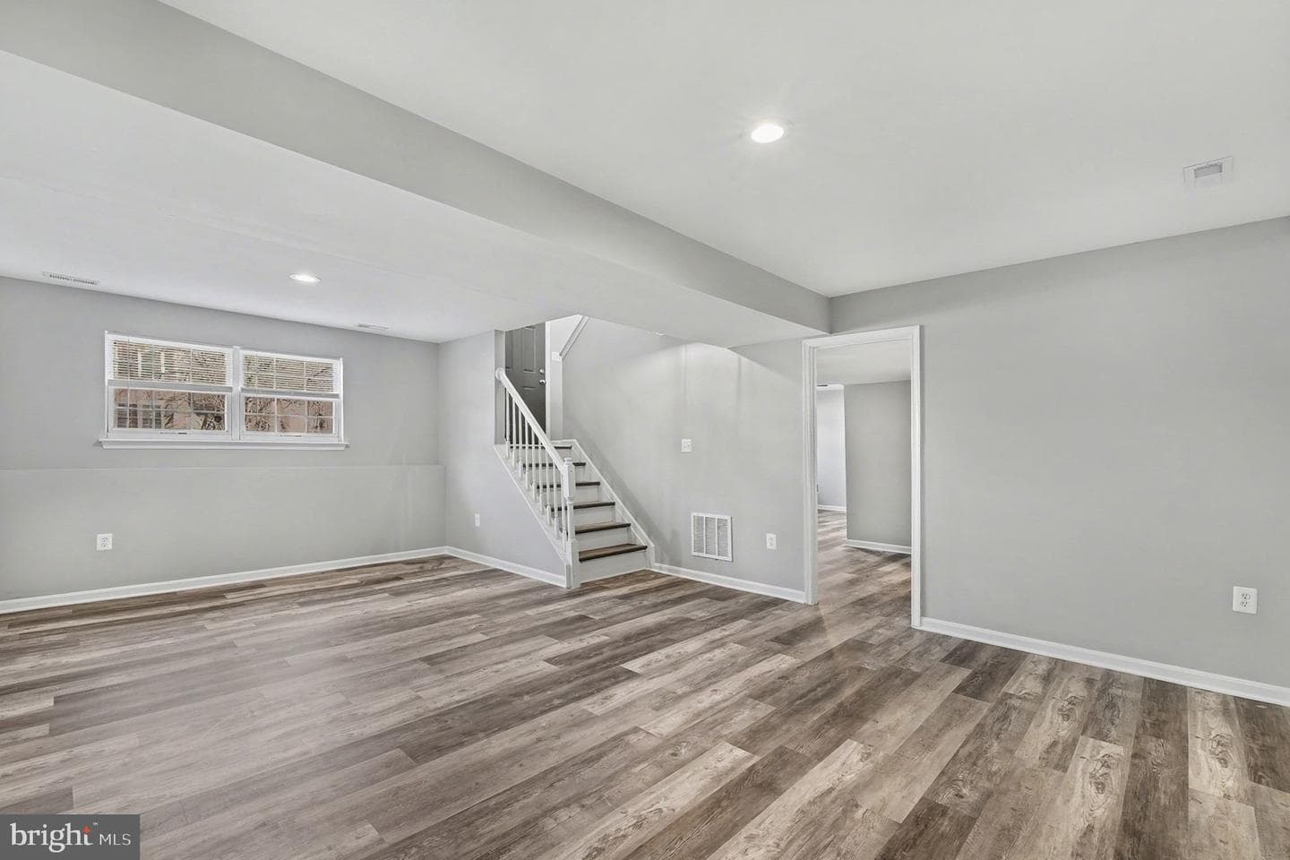 8304 Granville Road photo 4
