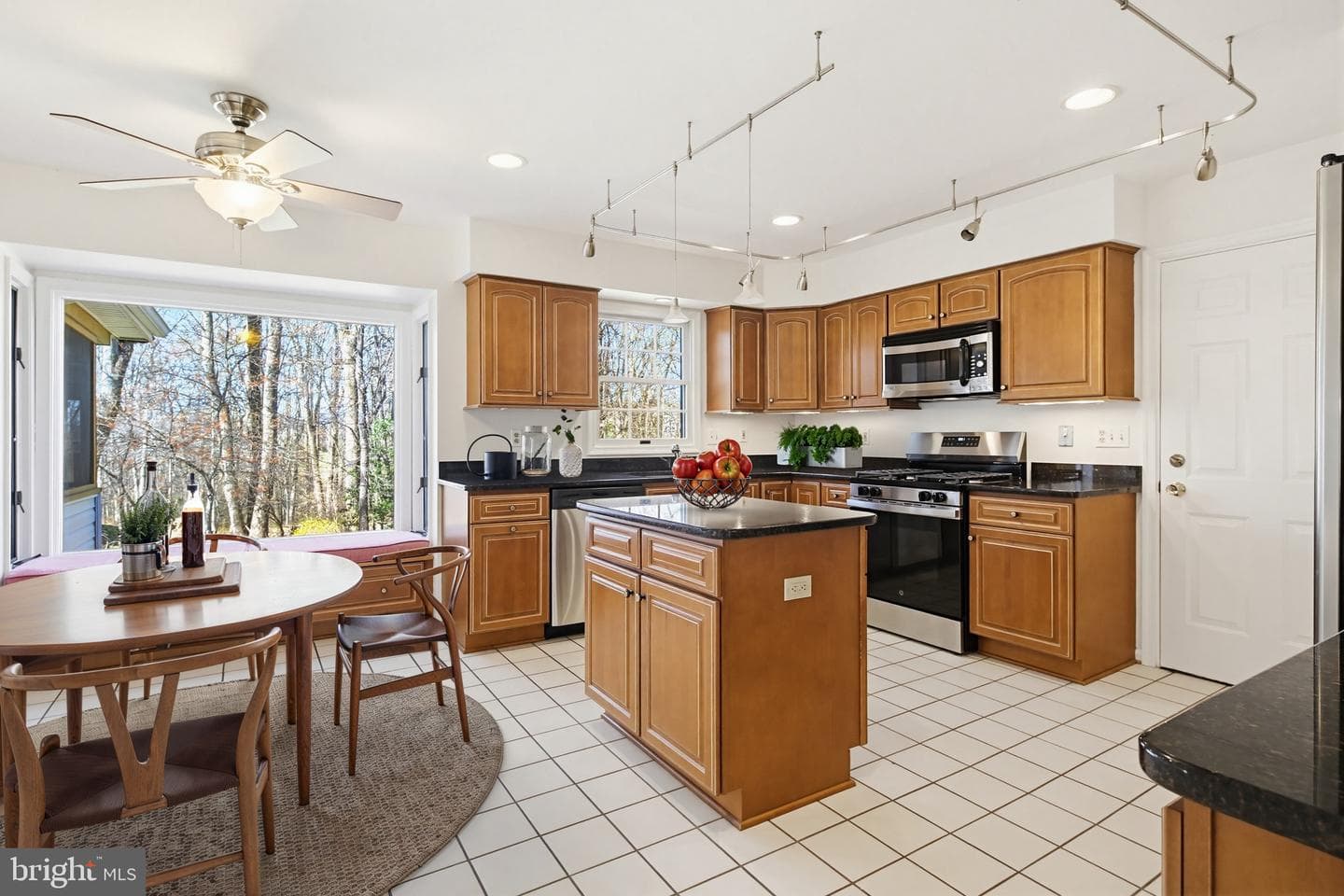 8307 Spring Blossom Court photo 14
