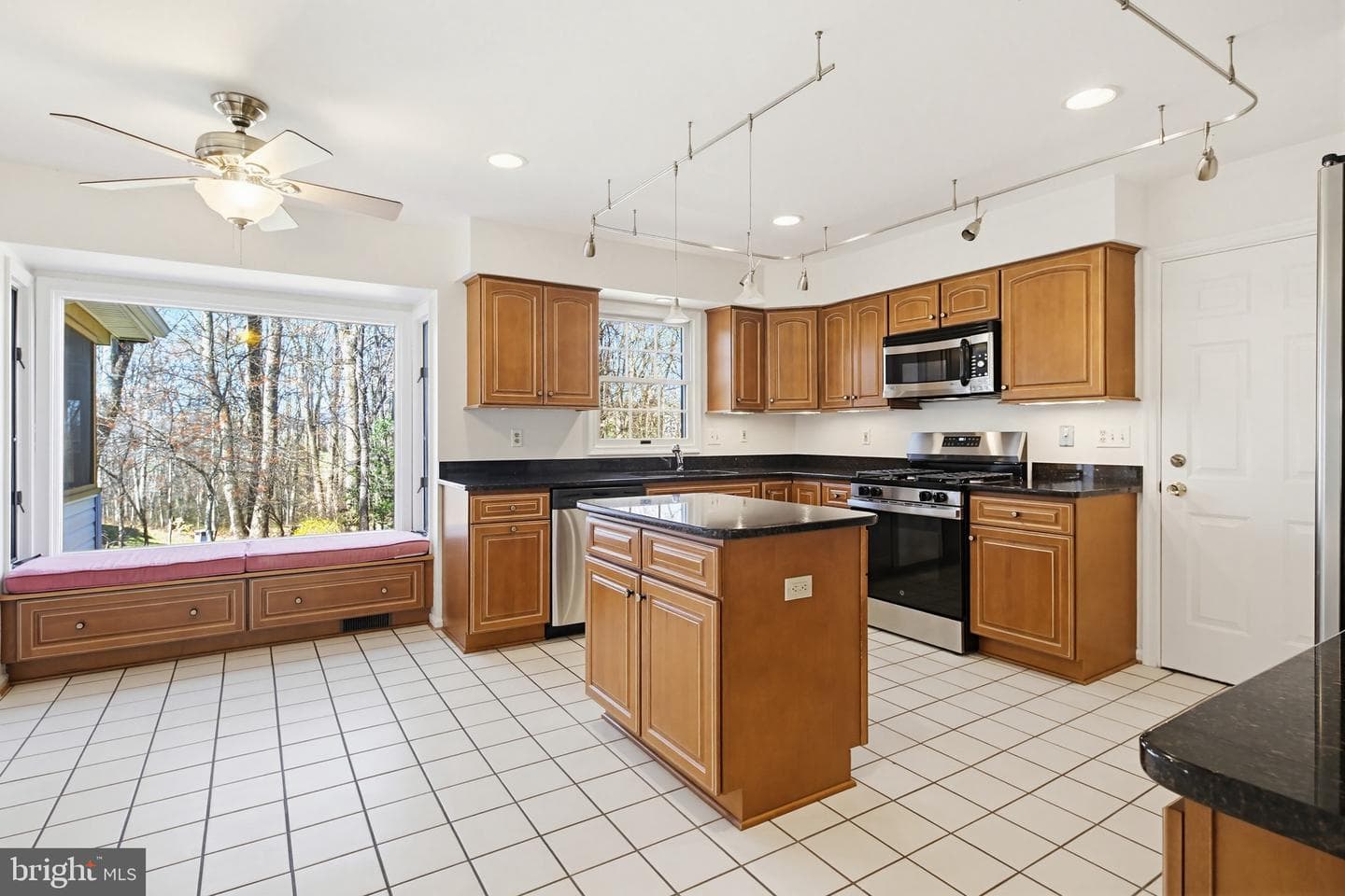8307 Spring Blossom Court photo 15