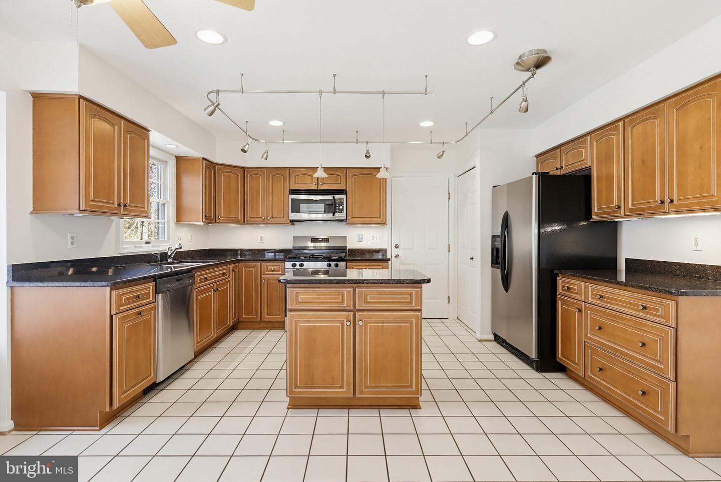 8307 Spring Blossom Court photo 16