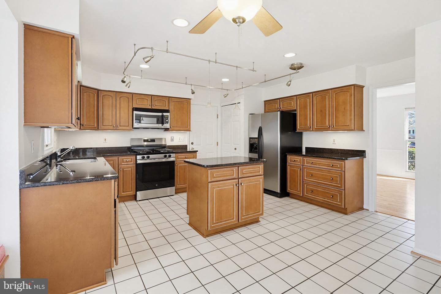 8307 Spring Blossom Court photo 19