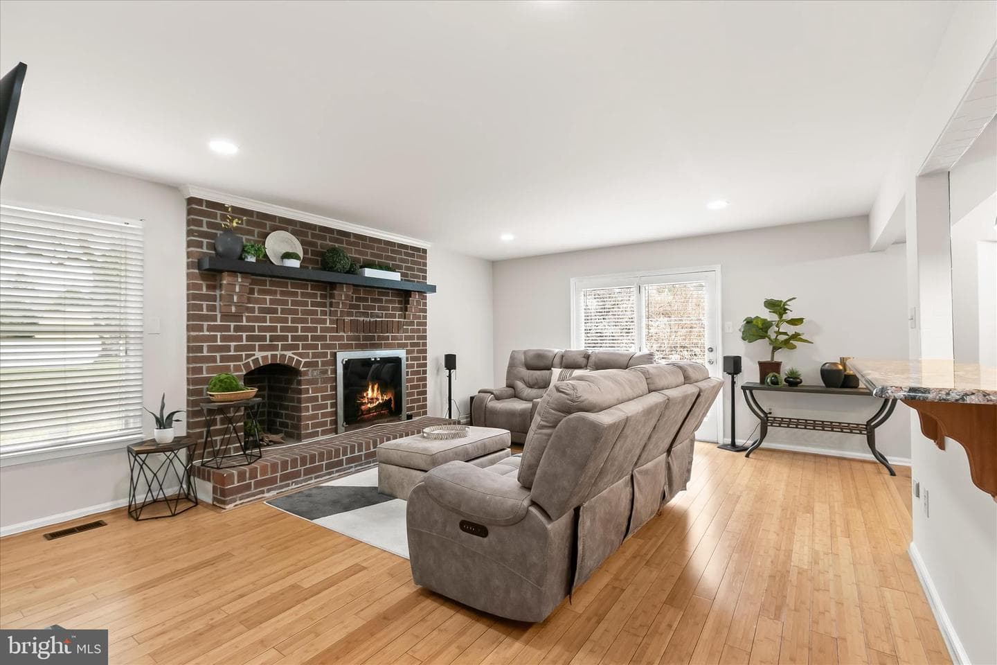 9606 Casper Court E photo 33