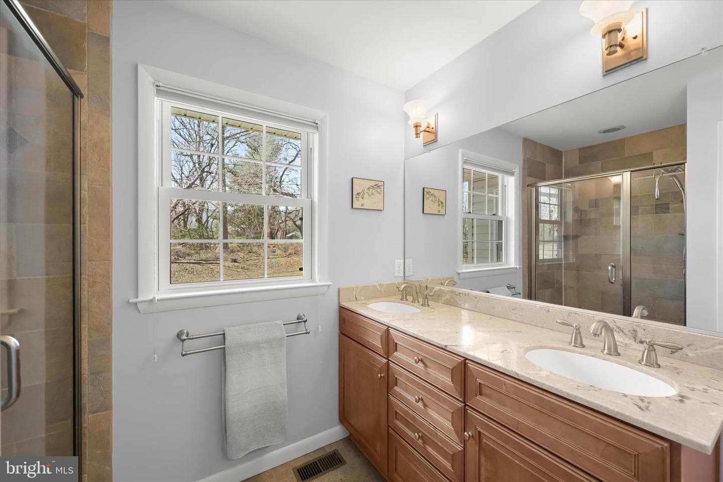 6642 Seneca Drive photo 32
