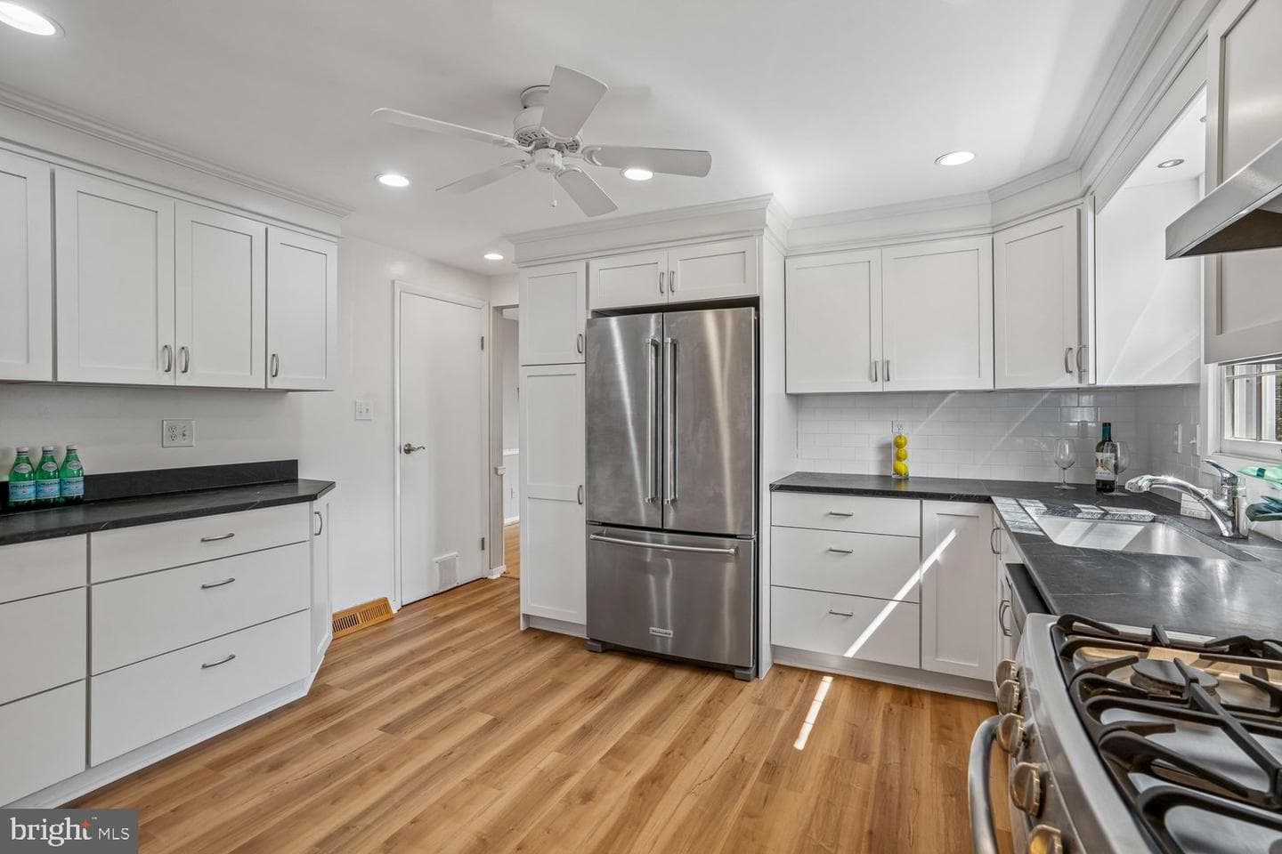 5209 Windmill Lane photo 13