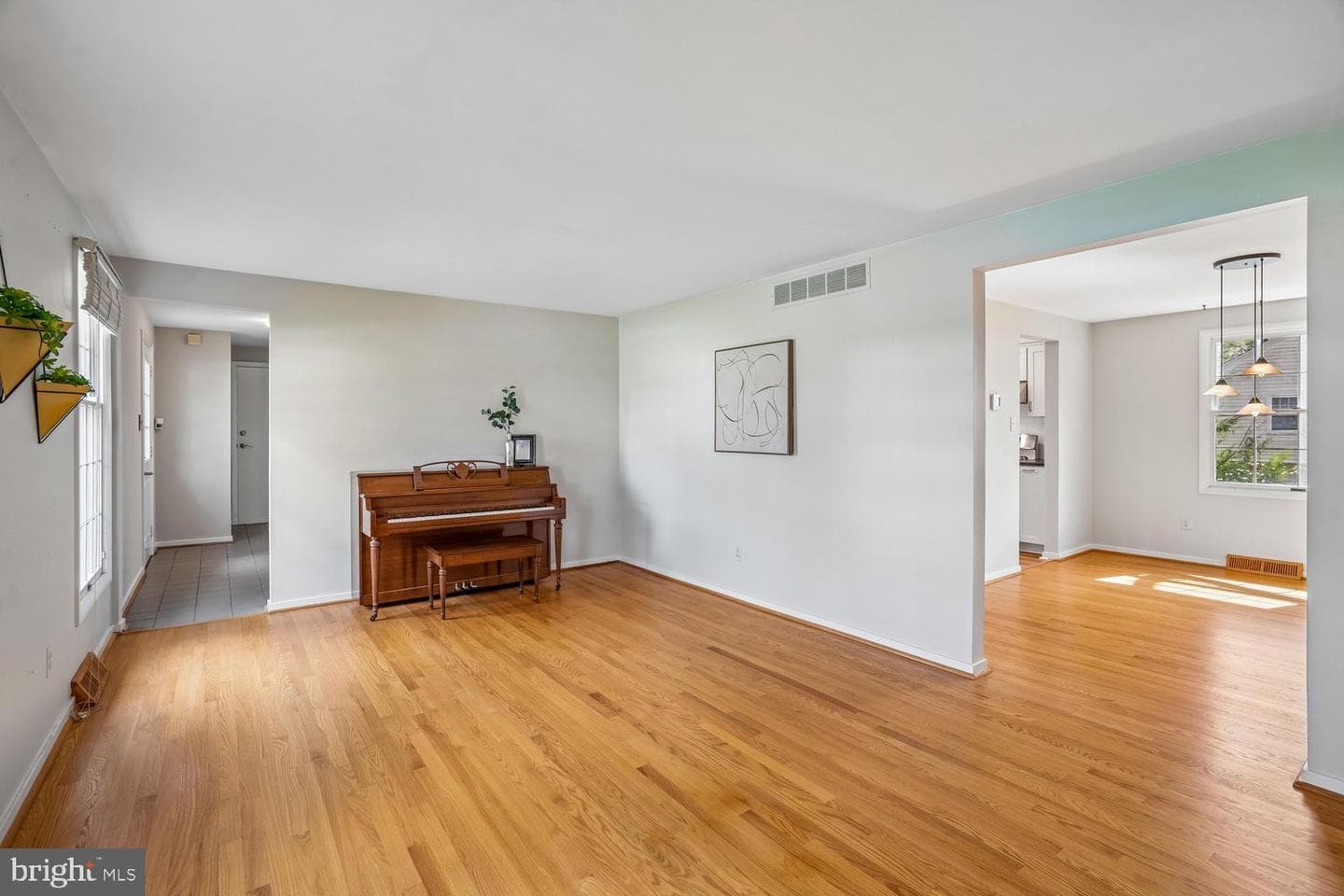5209 Windmill Lane photo 6