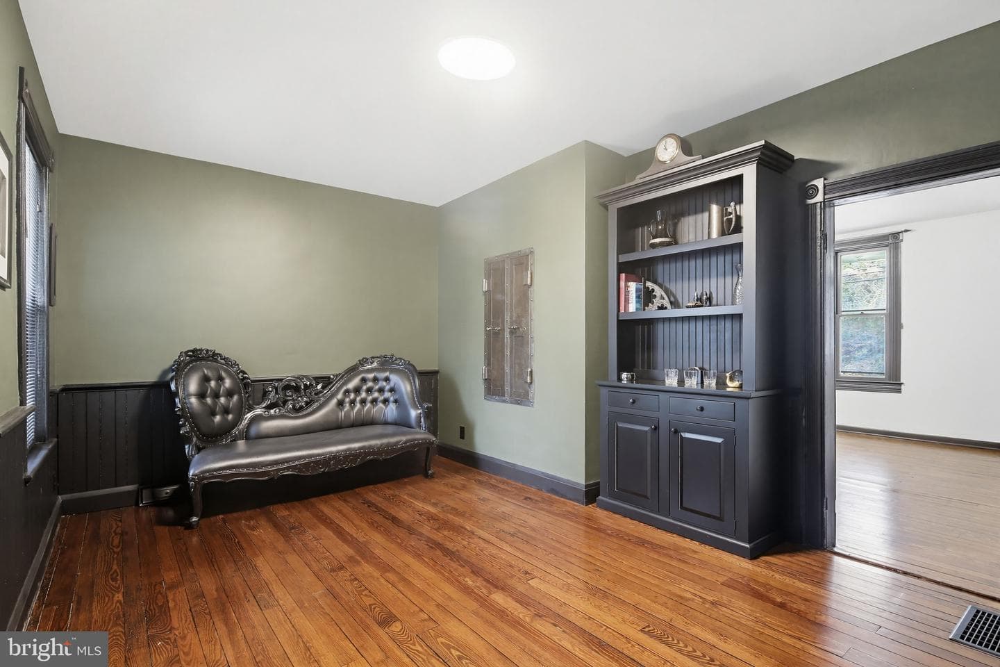 8556 Frederick Road photo 9