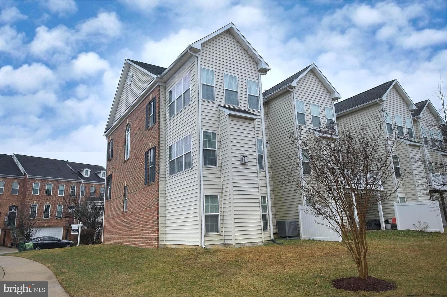 9843 Snow Bird Lane photo 2