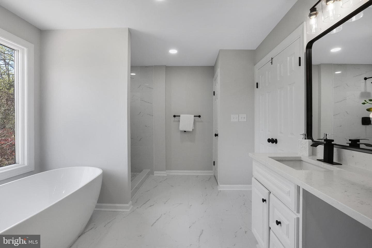 10390 Stansfield Road photo 41