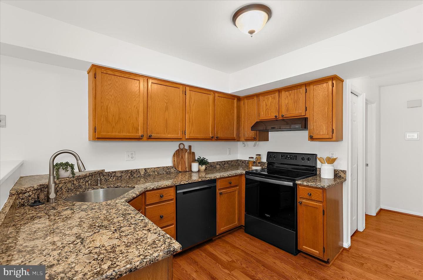 8666 Manahan Drive photo 12