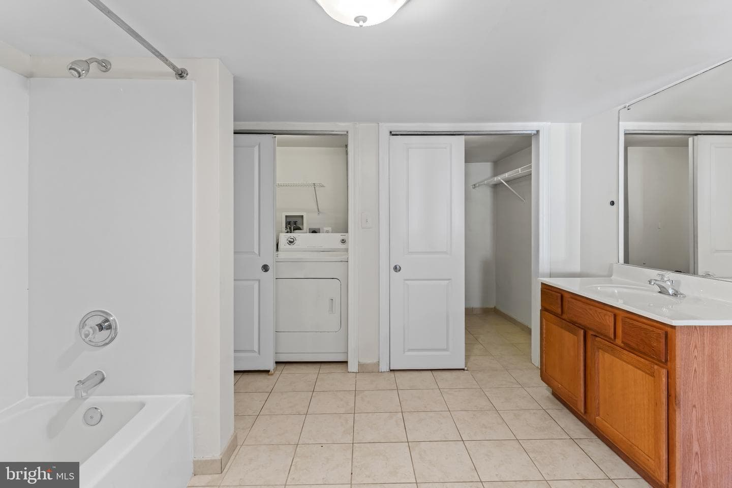 8473 Main Street photo 18