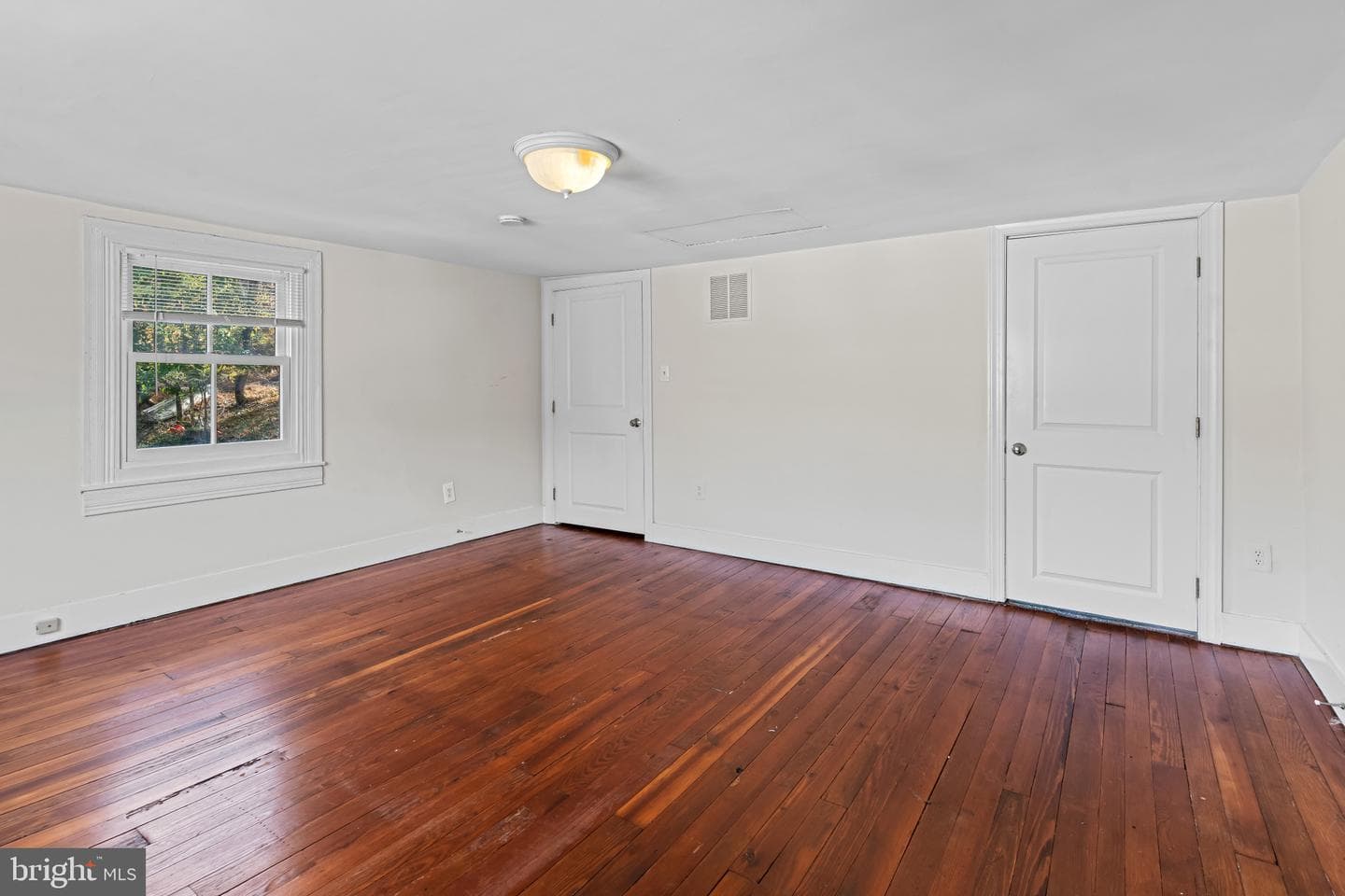 8473 Main Street photo 21