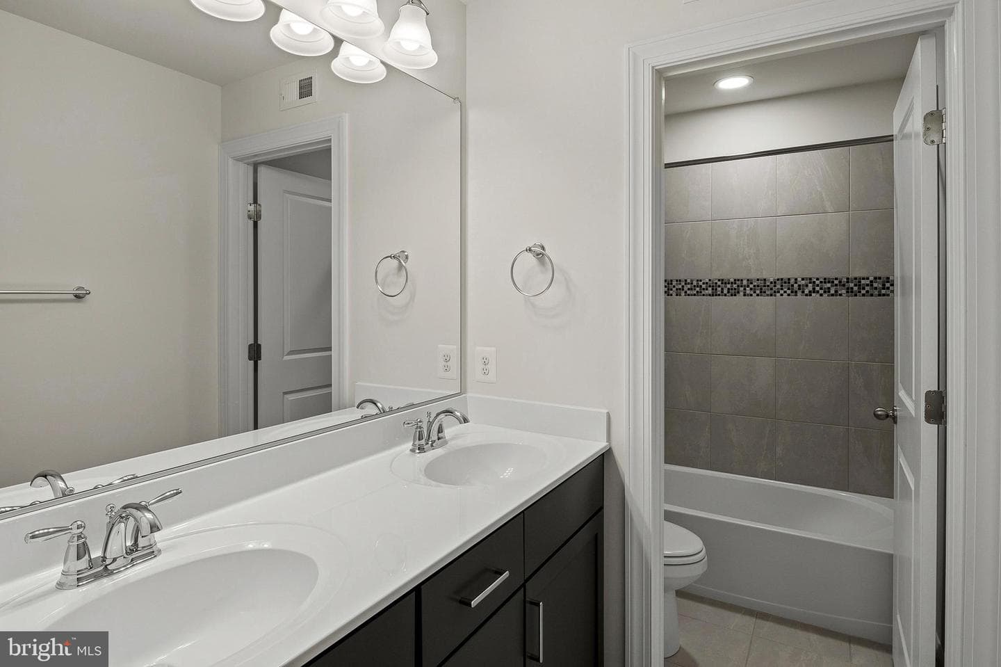 4484 Ilchester Road photo 33