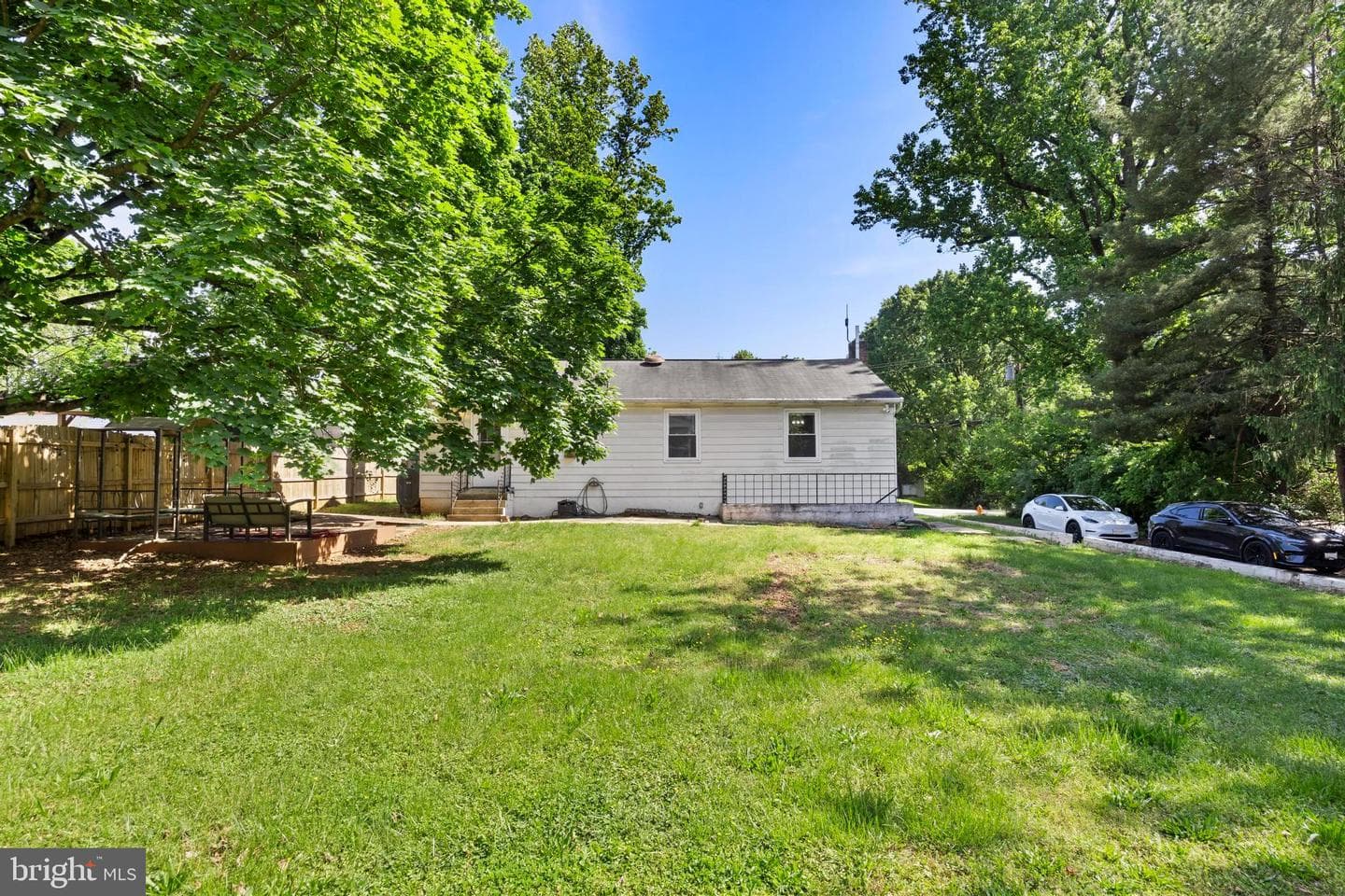 9425 Guilford Road photo 39