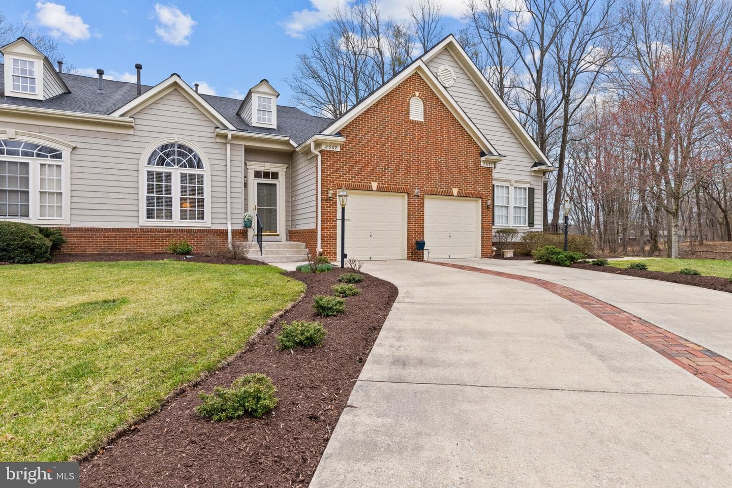 2669 Legends Way photo 2