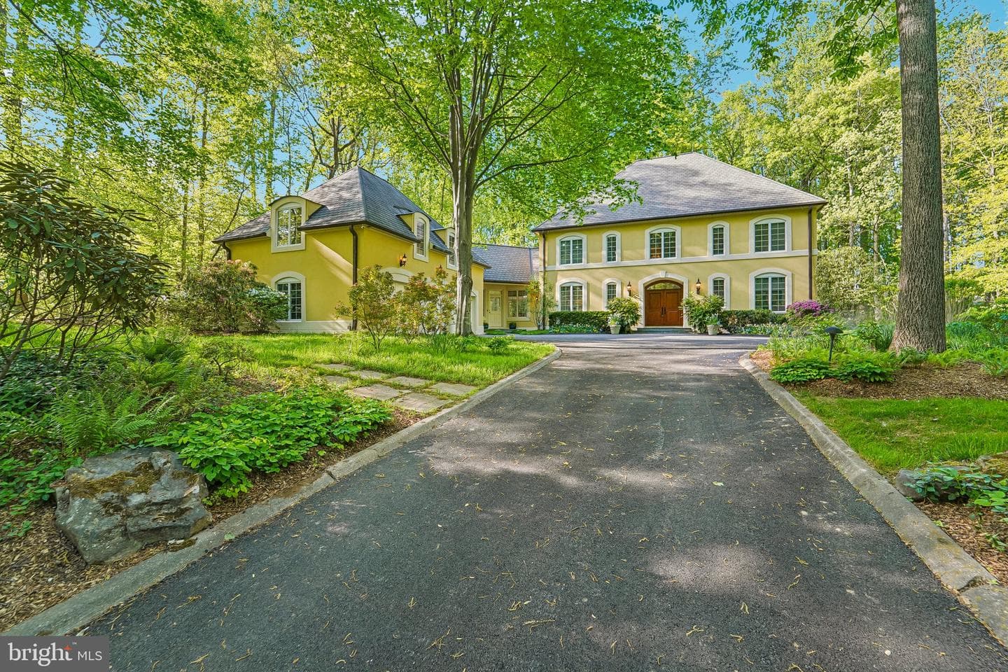 13798 Lakeside Drive photo 2