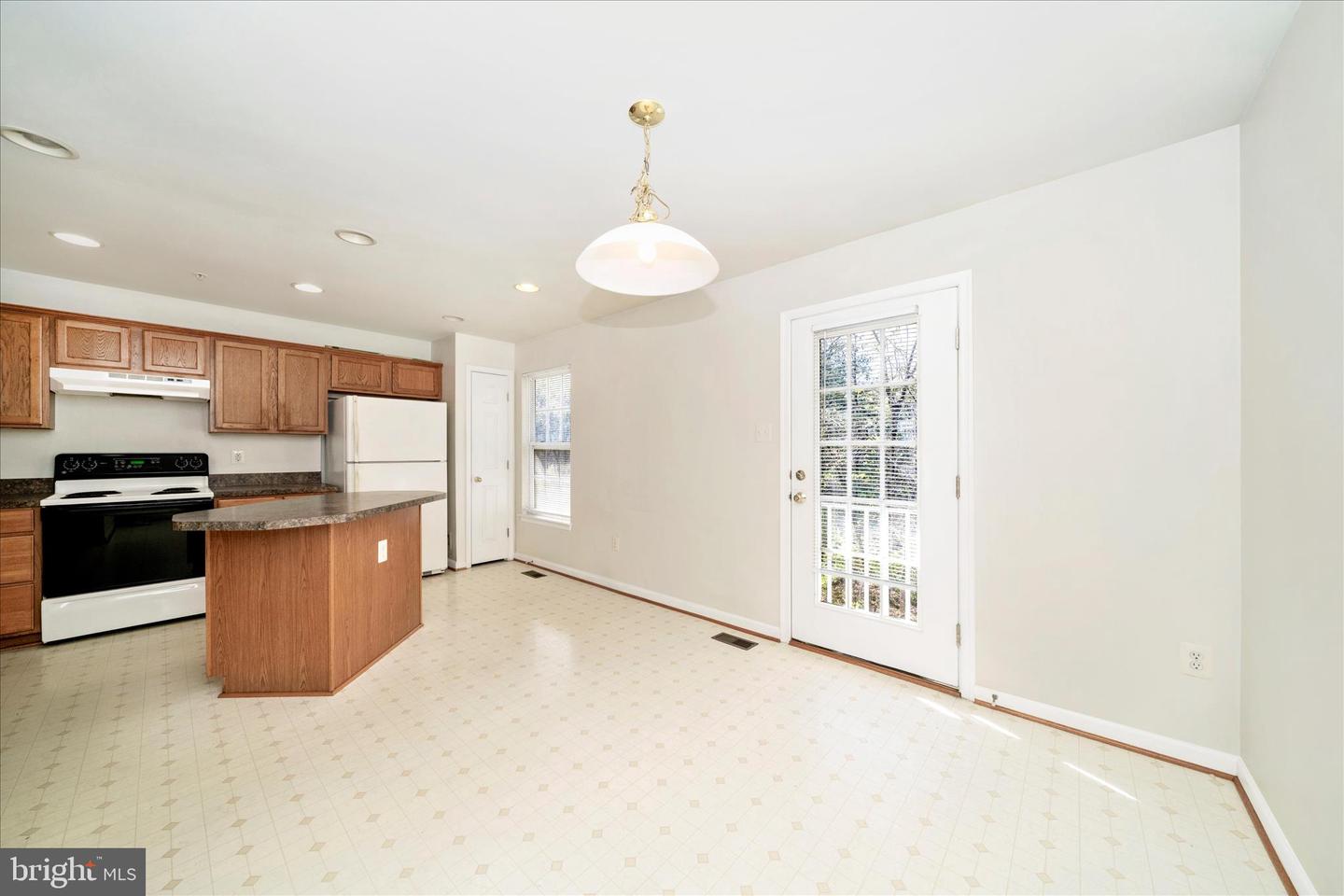7704 English Oak Circle #10 photo 16