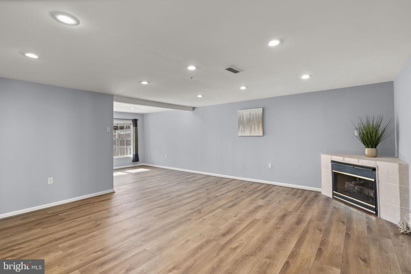 8746 Stonehouse Drive photo 4