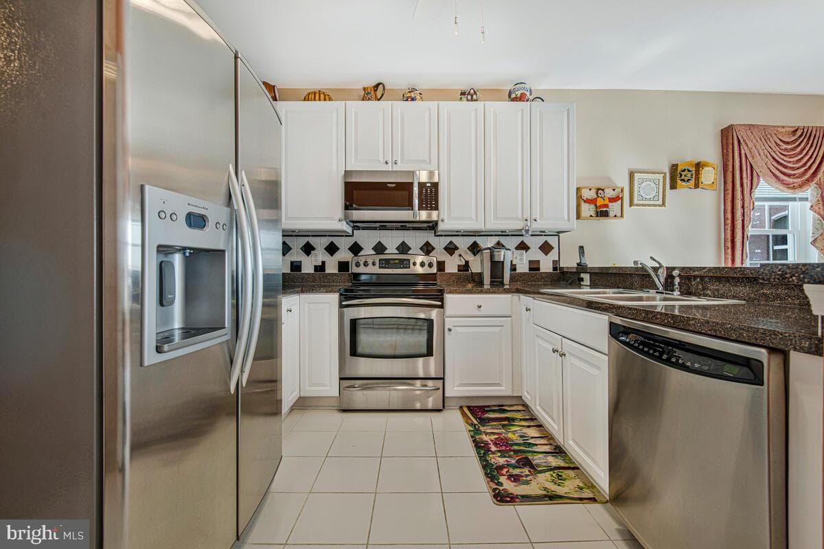 6150 Shadywood Road #207 photo 35