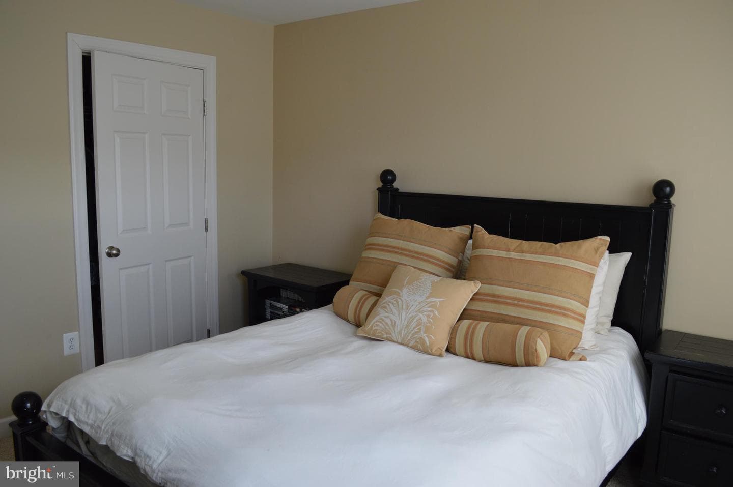 2070 Crescent Moon Court photo 10