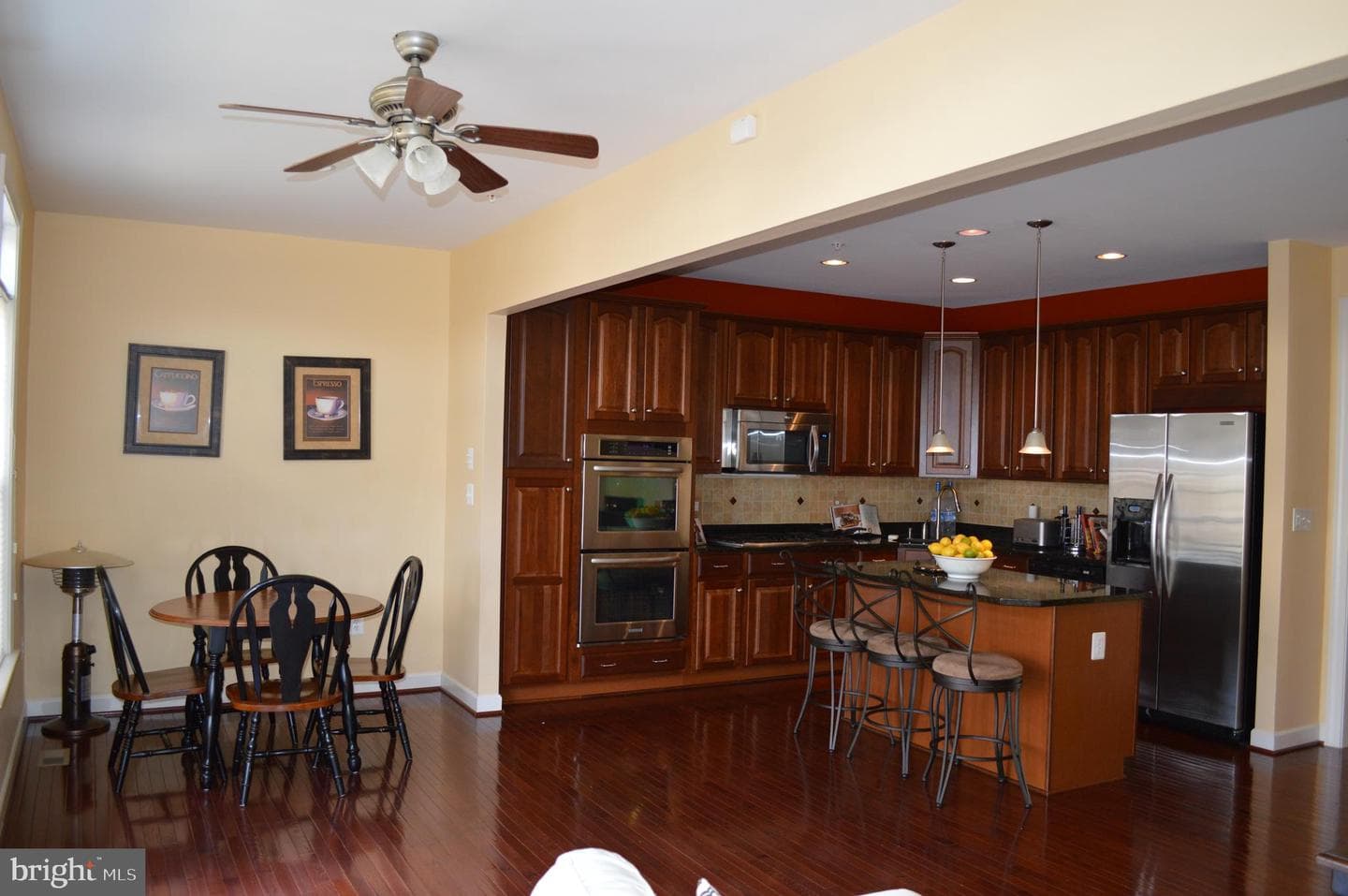 2070 Crescent Moon Court photo 2